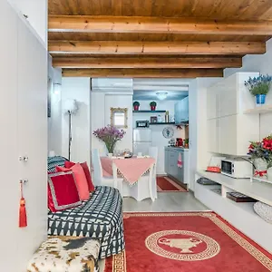 https://diana-luxury-loft.it-romehotels.com